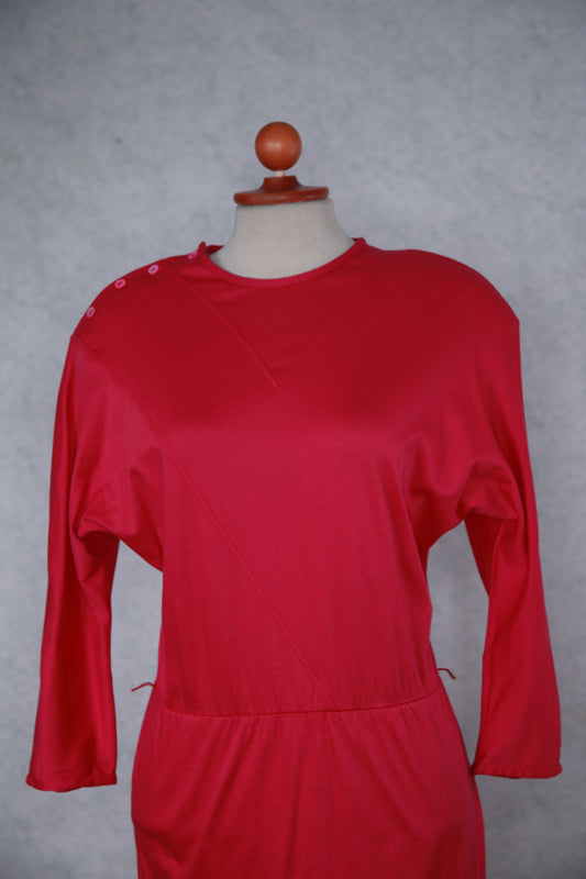 Vadelmanpunertava Arolan mekko