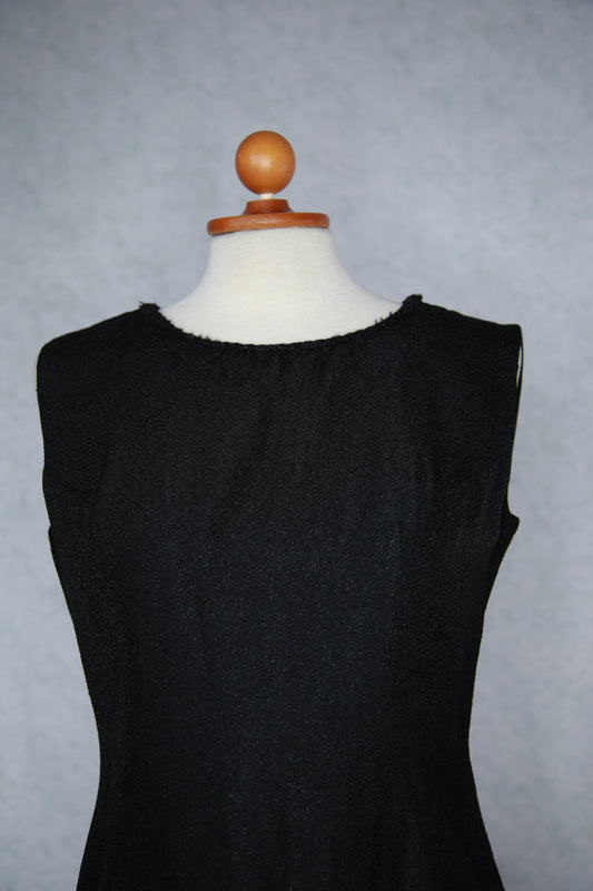 Musta kimalteleva kohokuviollinen Hevi mekko