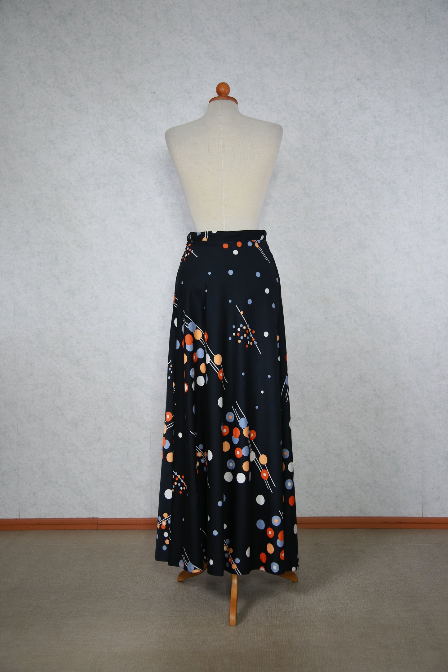 Musta kuviollinen Kaunotar pitkä hame