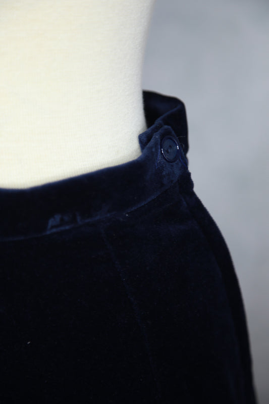 Tummansininen sametti hame