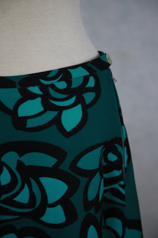 Vihreä kuviollinen hame