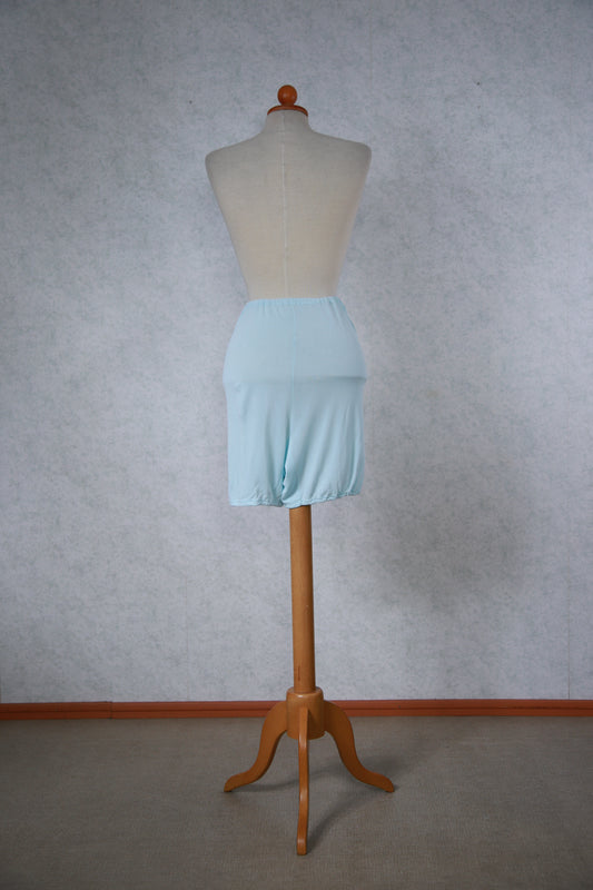 Vaaleansiniset lahkeelliset alusshortsit