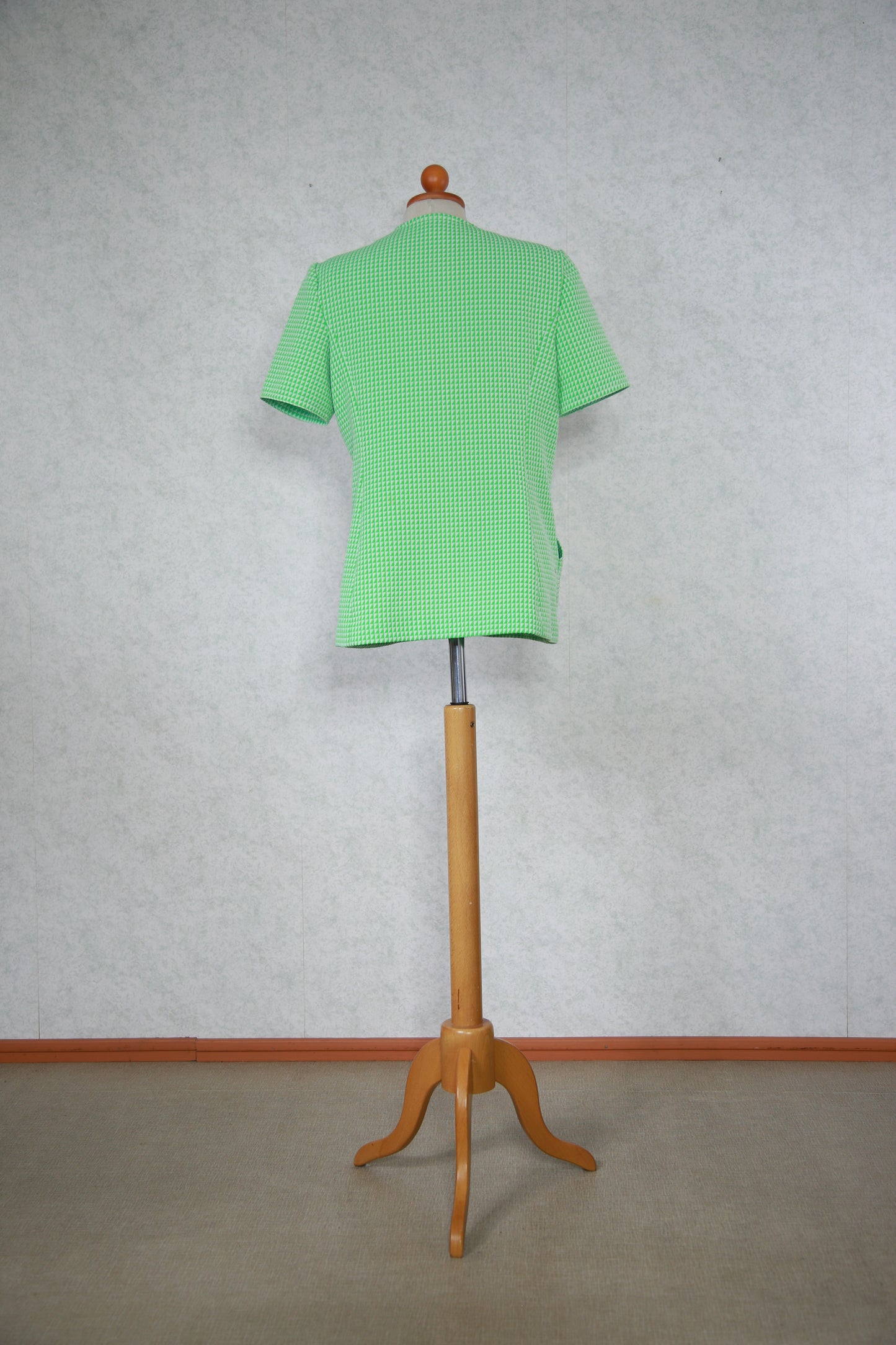 Vihreä lyhythihainen paitajakku