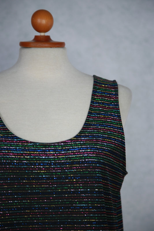 Kimalteleva monivärinen raidallinen toppi