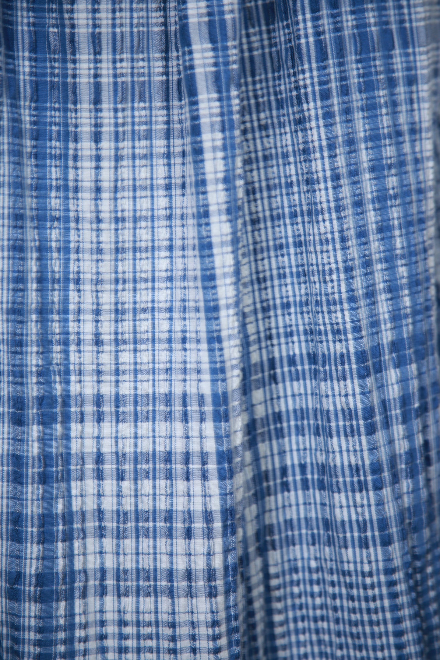 Vaaleansininen ruudullinen pitkä mekko