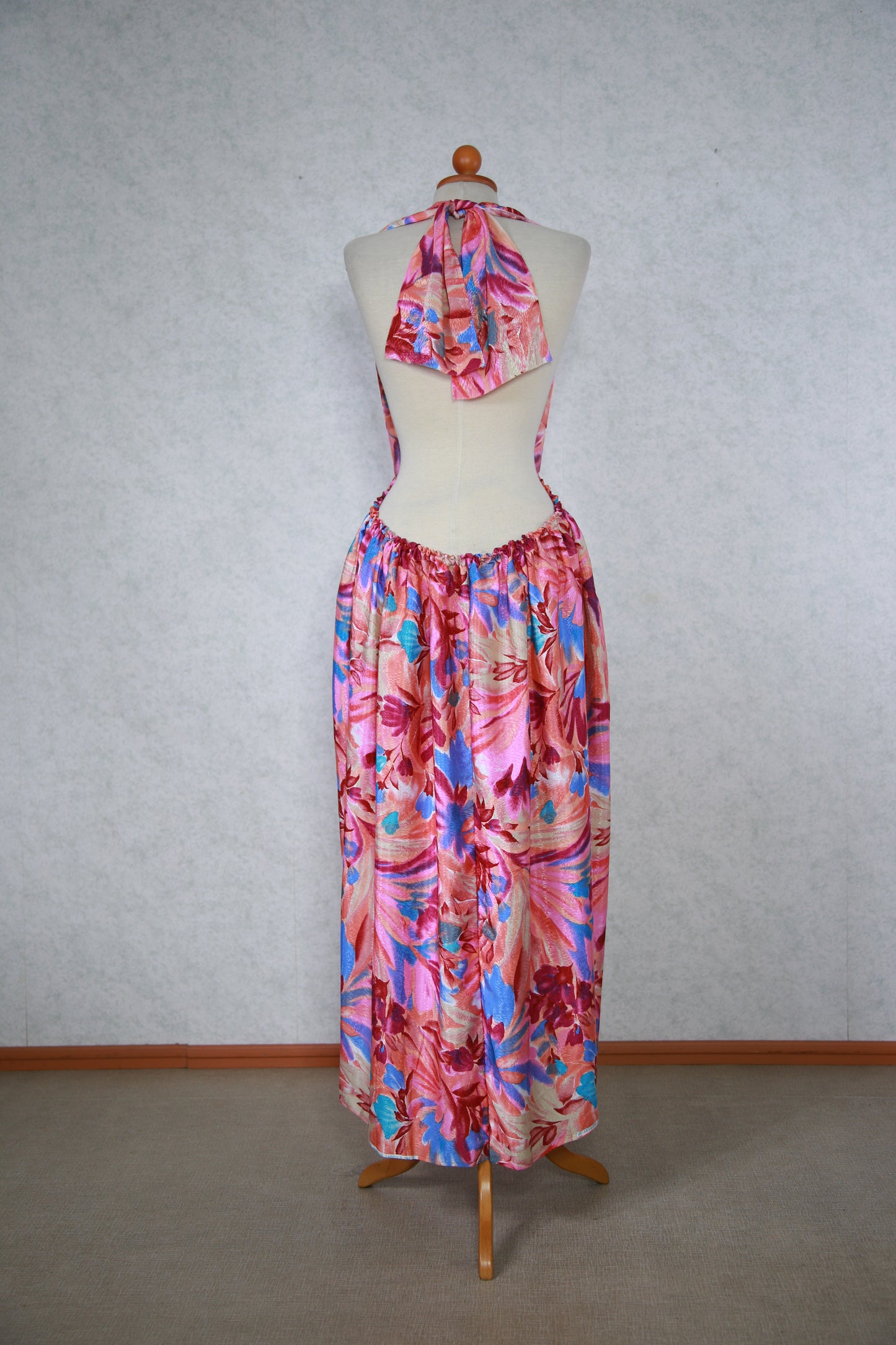 Kukkakuviollinen rantamekko