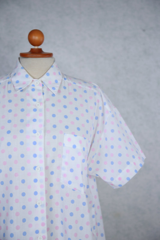 Pallokuviollinen monivärinen lyhythihainen kauluspaita