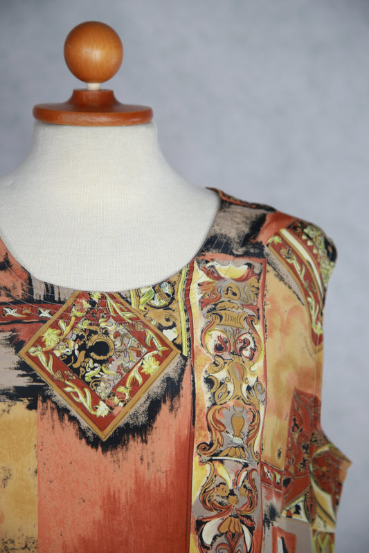 Monivärinen kuviollinen toppi