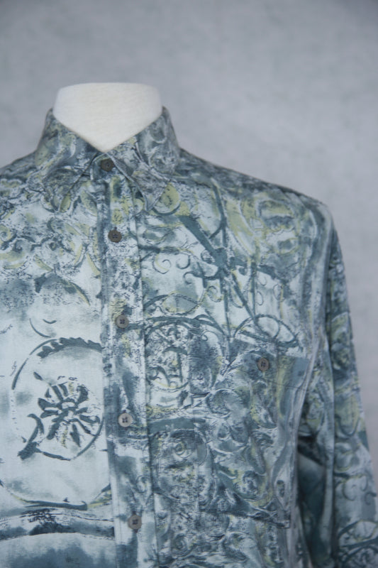 Siniharmaa kuviollinen pitkähihainen kauluspaita