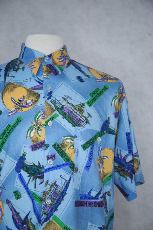 Vaaleansininen kuviollinen lyhythihainen Tiklas kauluspaita