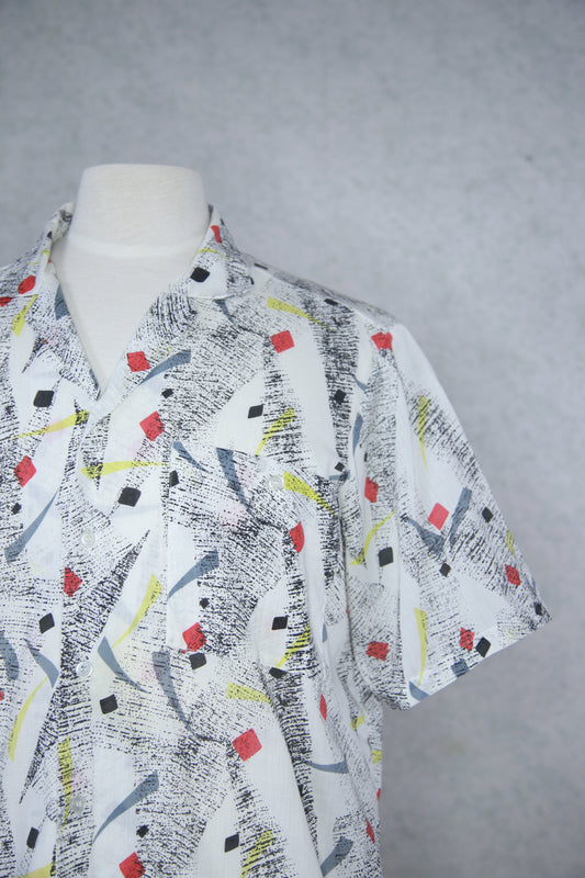 Vaalea monivärinen kuviollinen lyhythihainen Fenix kauluspaita