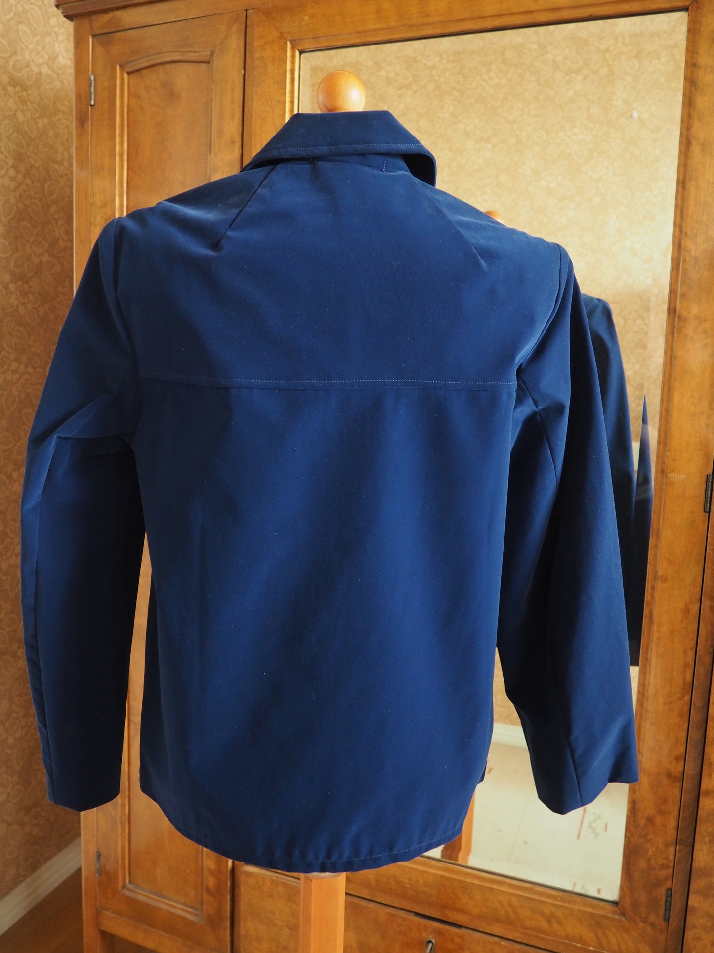 Sininen mokkapintainen takki, käyttämätöntä vanhaa varastoa