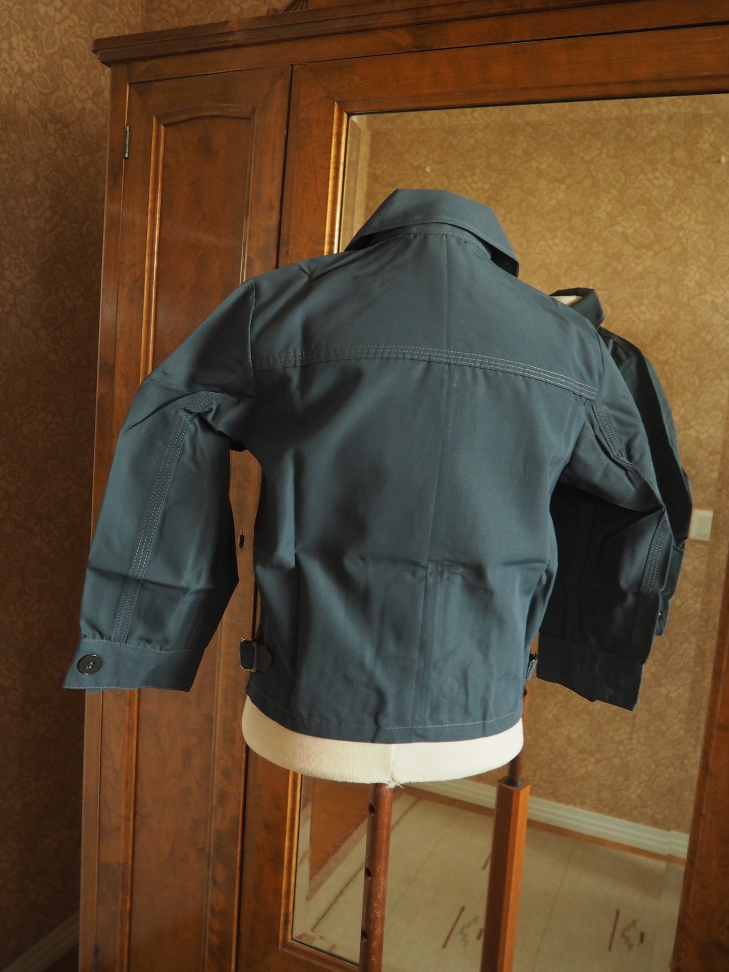 Siniharmaa Ylläs-tuotteen Terry 600 takki, käyttämätöntä vanhaa varastoa
