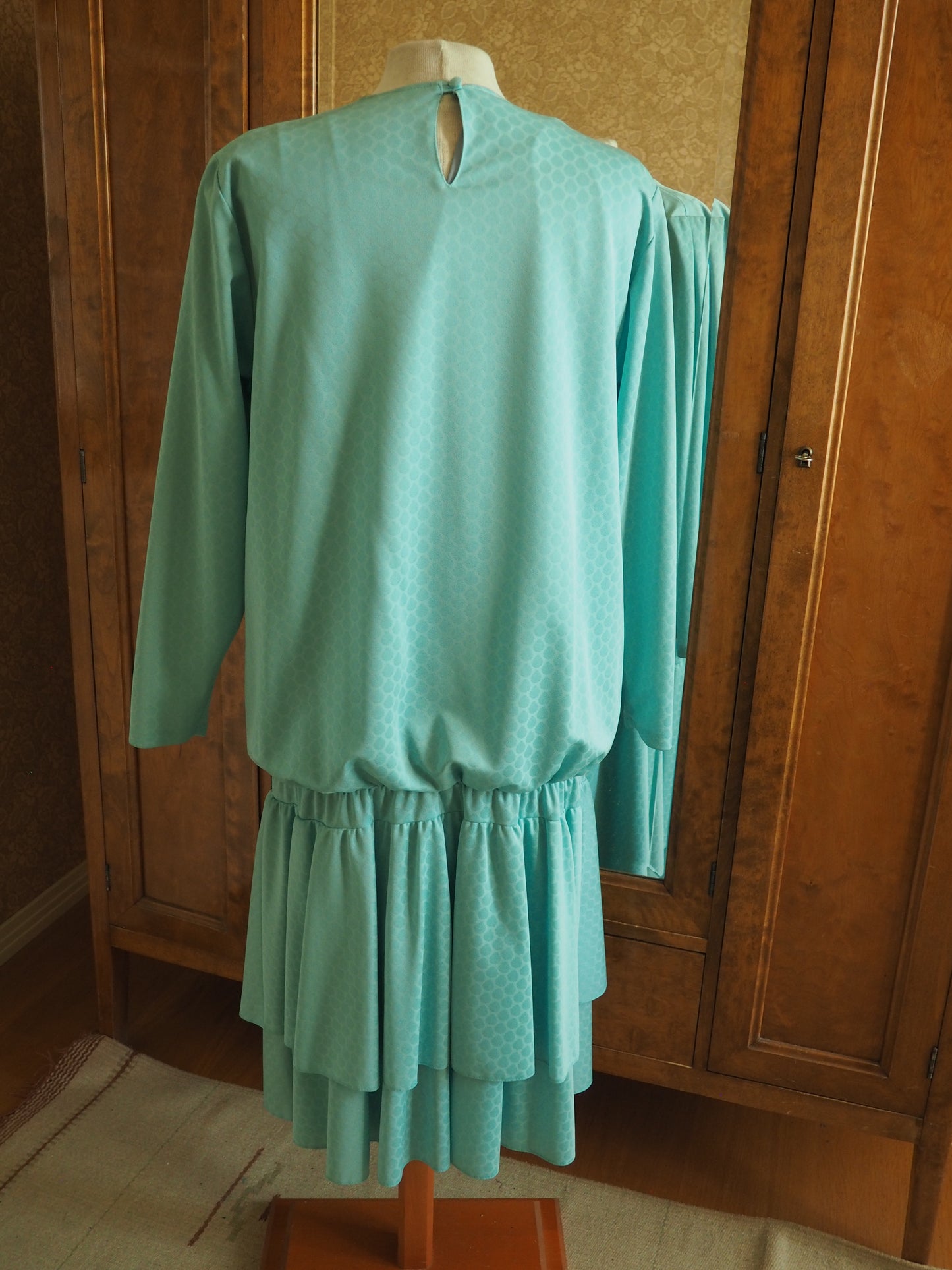 Vaaleanvihreä Soili-tuotteen mekko, käyttämätöntä vanhaa varastoa