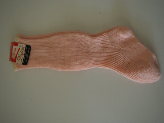 Vaaleanpunaiset Atlaksen vauvan sukat, käyttämätöntä vanhaa varastoa