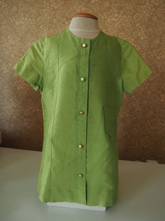 Lasten vihreä mekko, käyttämätöntä vanhaa varastoa