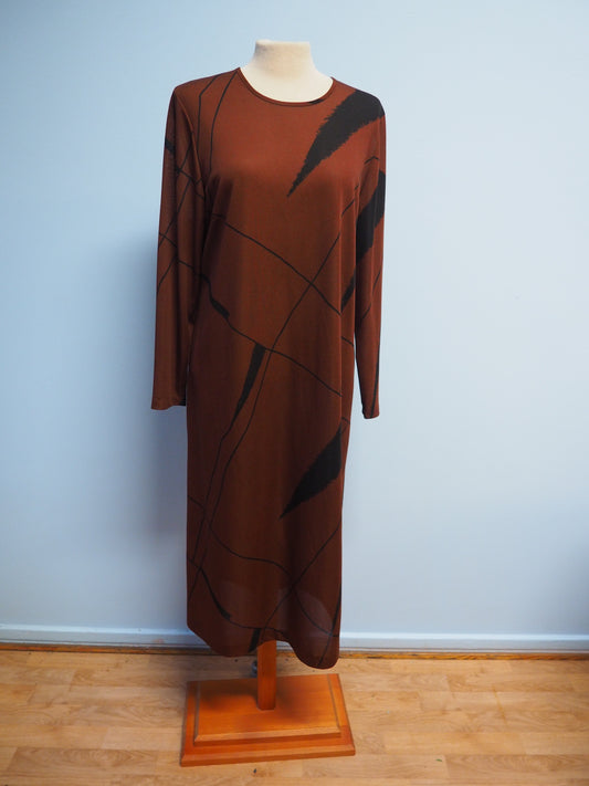 Ruskea kuviollinen Naisten pukutehtaan Nina mekko
