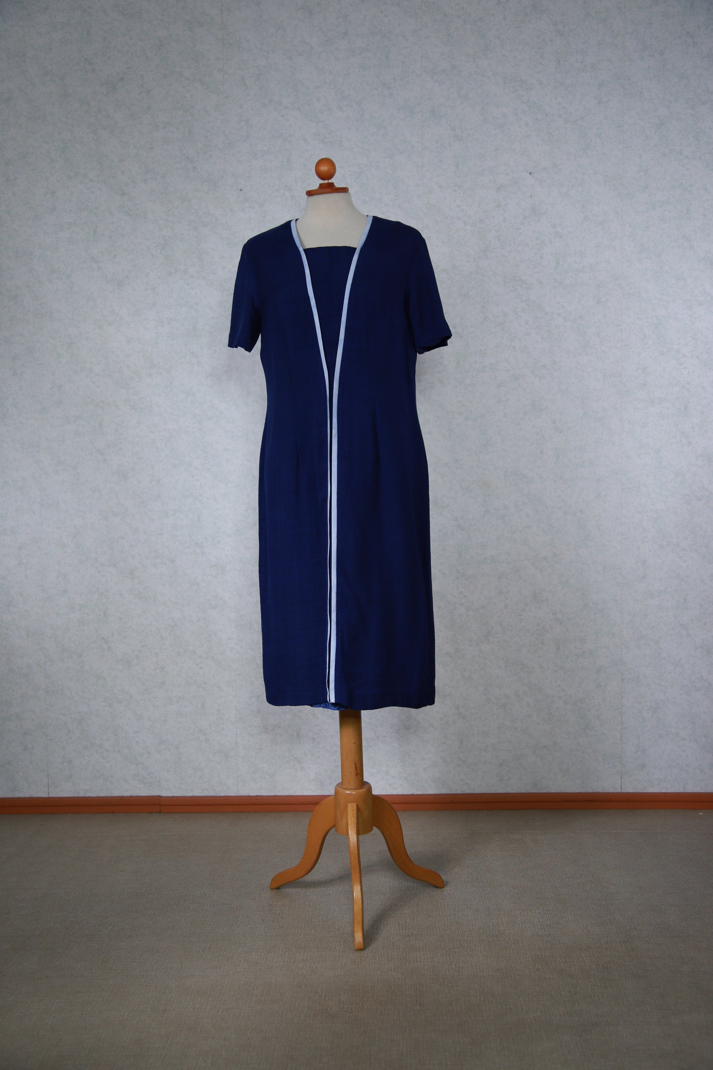 Tummansininen Atelier S. Micamo mekko